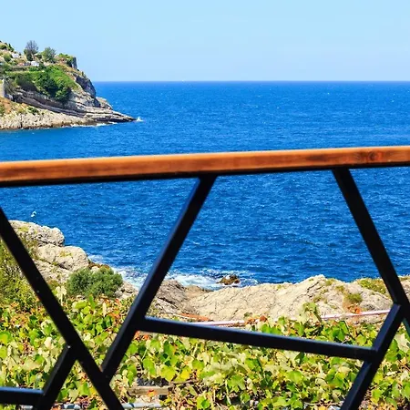 Frau Guler Boutique Amasra